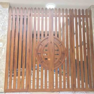 sơn giả gỗ cửa sắt