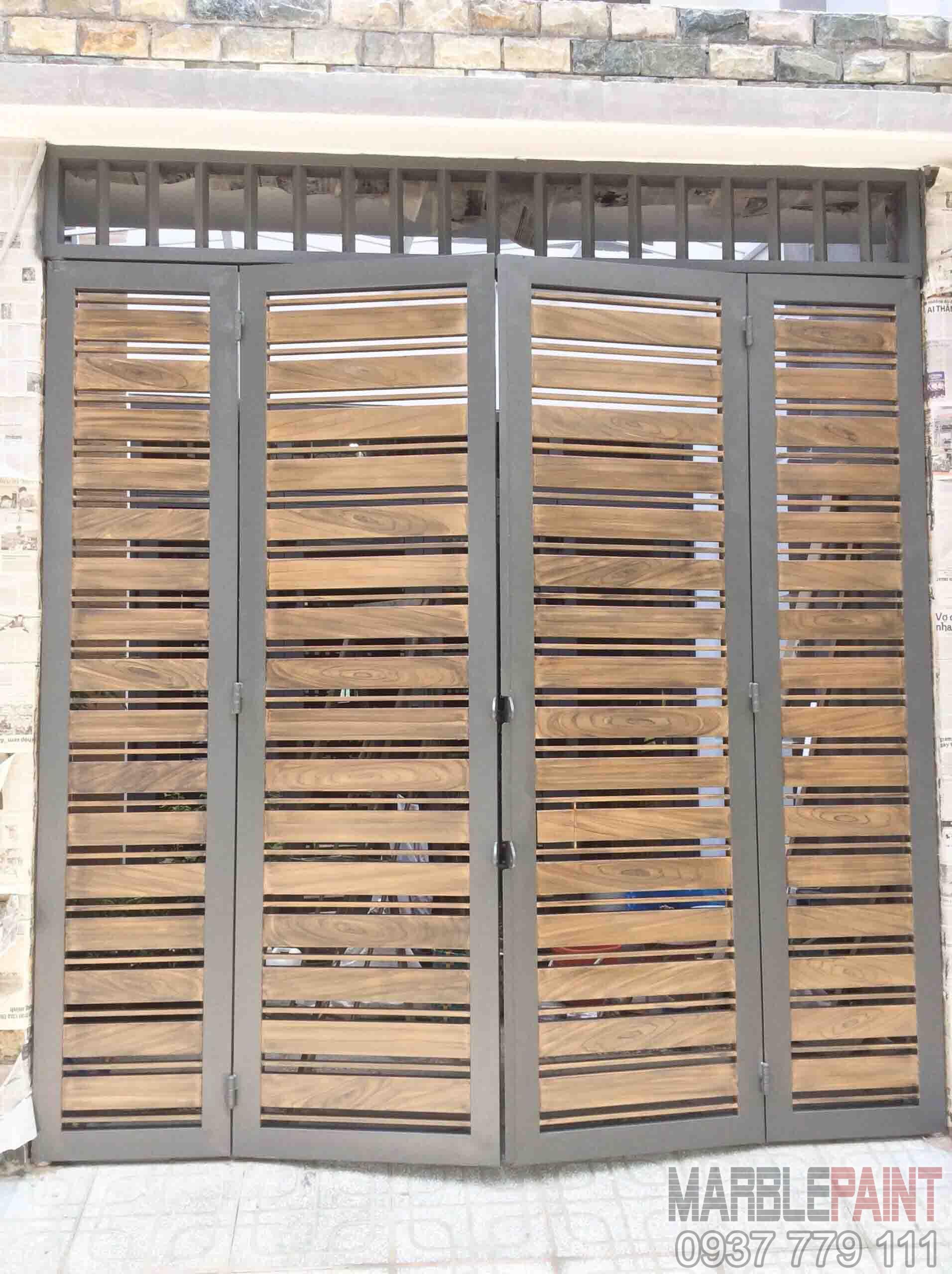 Sơn giả gỗ cửa sắt